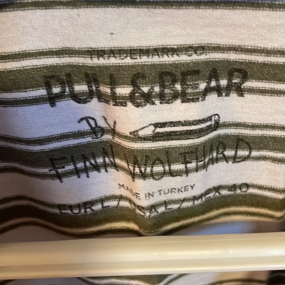 Pull & Bear Mens T-Shirt - Picture 2 of 3